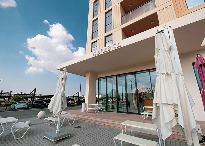 1Br Private Poolview Apartment - Poolside Paradise
